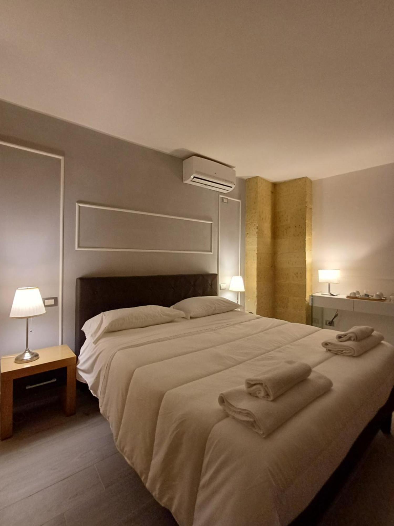 Bed & Breakfast Idomeneo 63 Lecce Extérieur photo