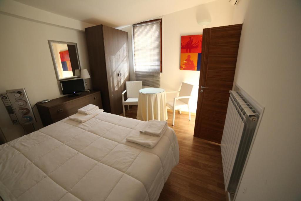 Bed & Breakfast Idomeneo 63 Lecce Extérieur photo